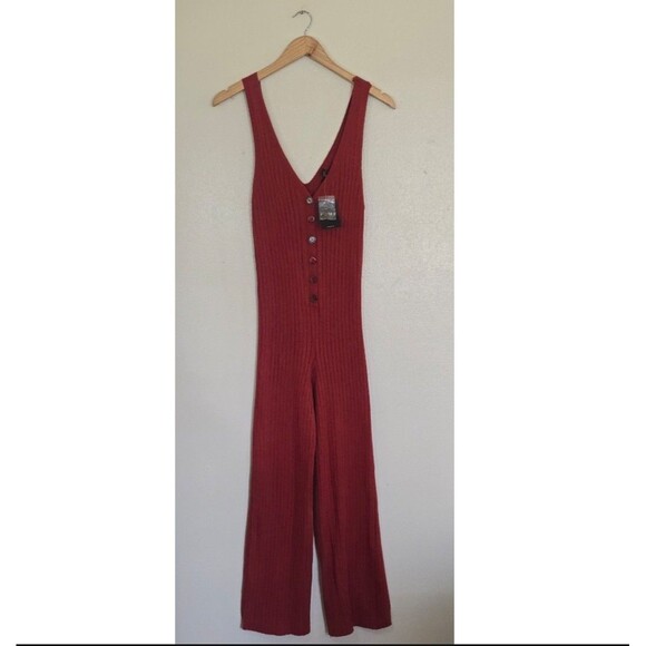 Forever 21 Ribbed Cropped Knit Jumpsuit Womens Size Medium Rust  V Neck - Picture 1 of 10